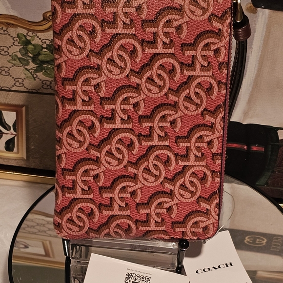 Coach Im/Rouge Pink Leather Corner  Zip Wristlet - Picture 2 of 9